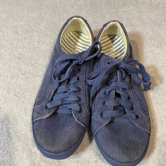 Taos Women’s Blue Sneakers Size 8 - Picture 4 of 8